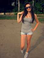 девочка алёна из города Донецк